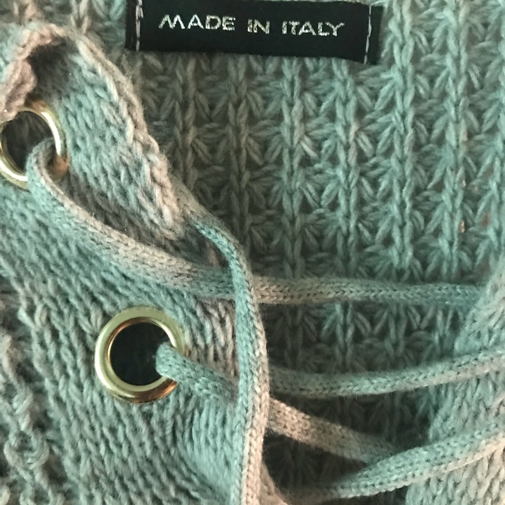 Sweater - Picture 2 of 3